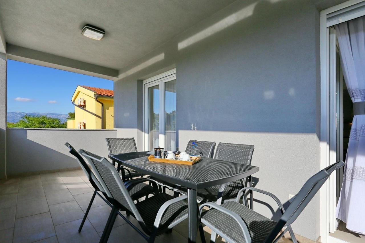 Apartments Lisac Vir Exterior foto