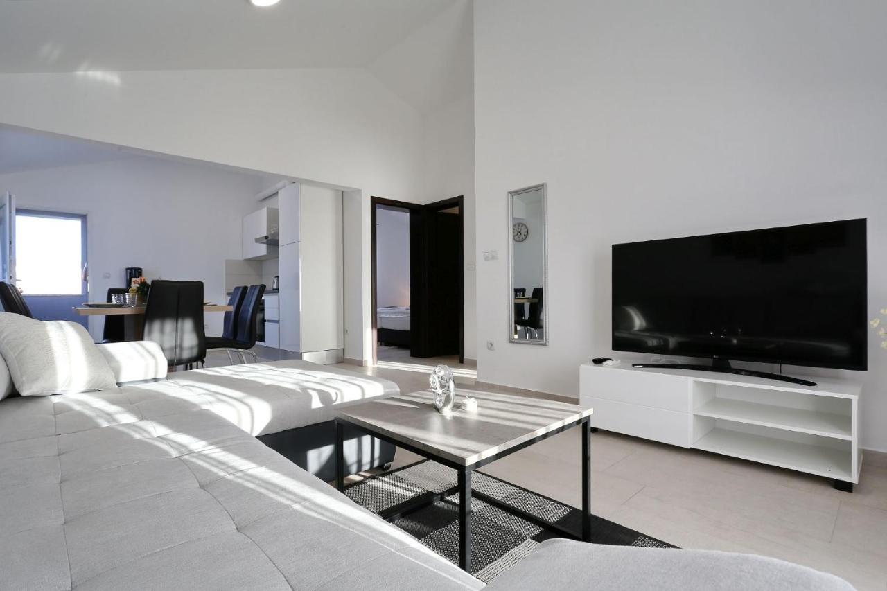 Apartments Lisac Vir Exterior foto